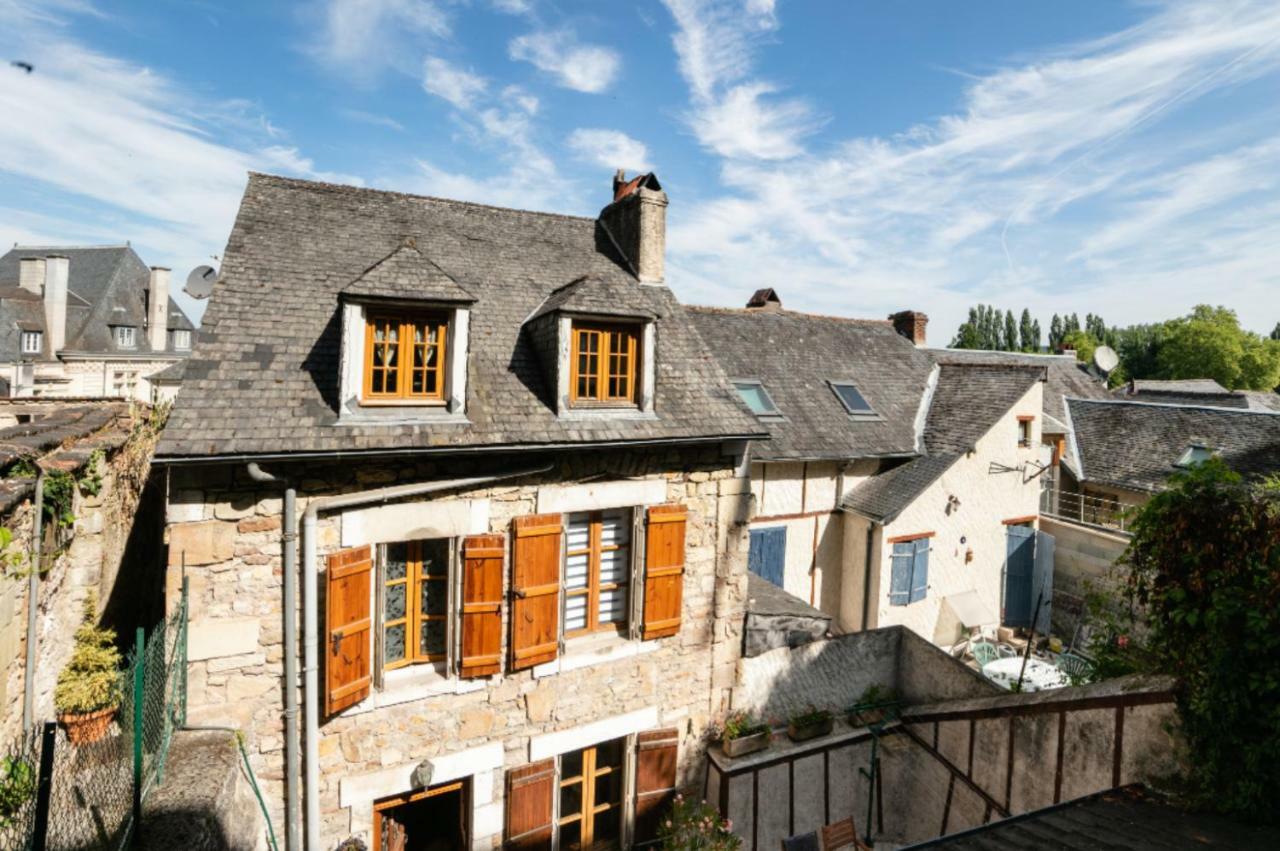Maison Avec Patio Dans Le Centre Historique Villa Terrasson-Lavilledieu Exterior photo